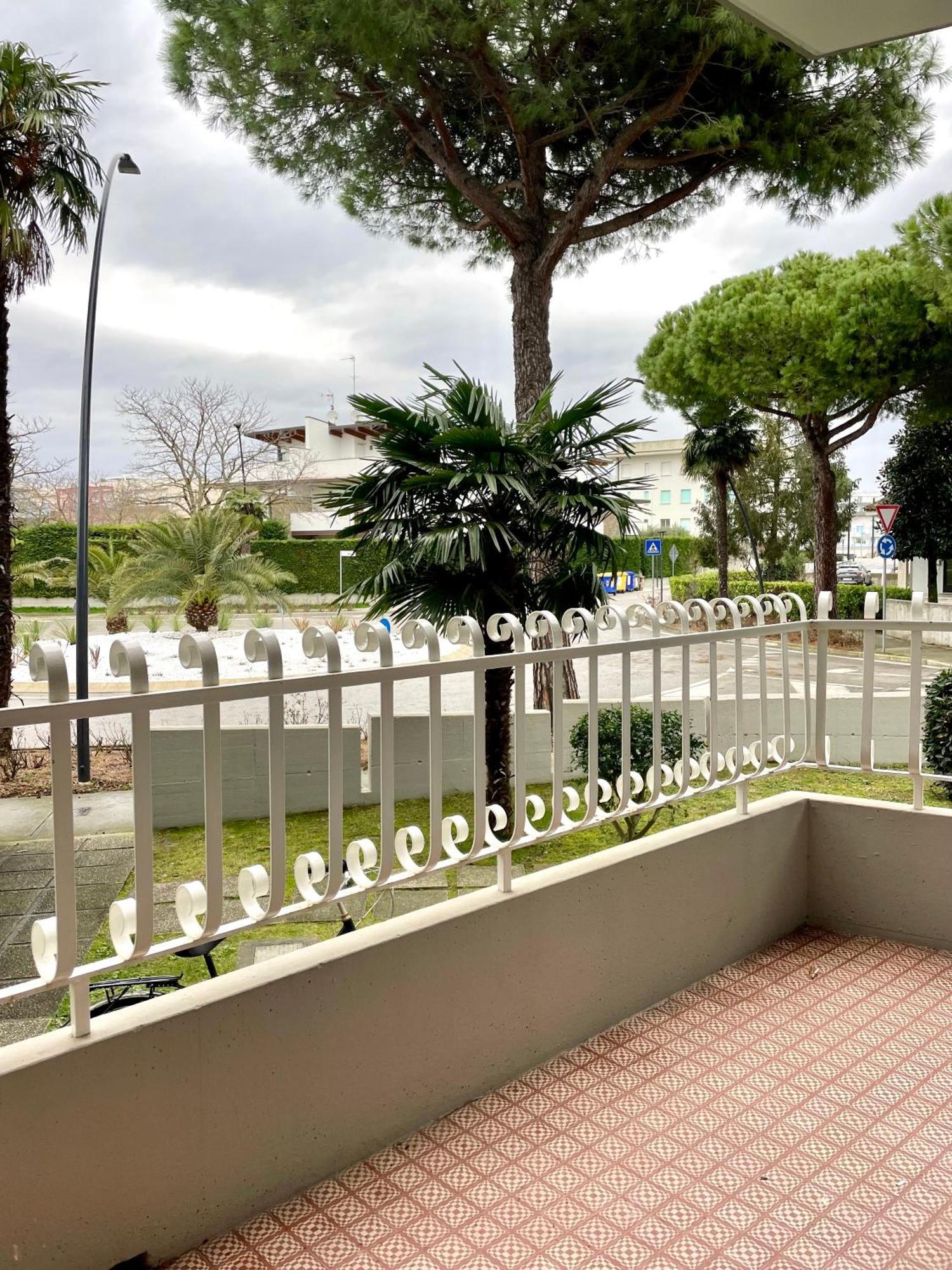 Condominio Mammole Lignano Sabbiadoro Exteriör bild